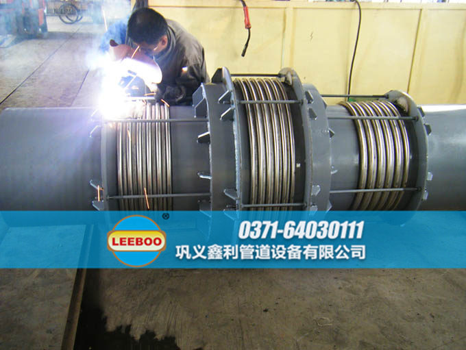直管壓力平衡<a href=http://www.xixinlingfz.com target=_blank class=infotextkey>補償器</a>生產(chǎn)車間