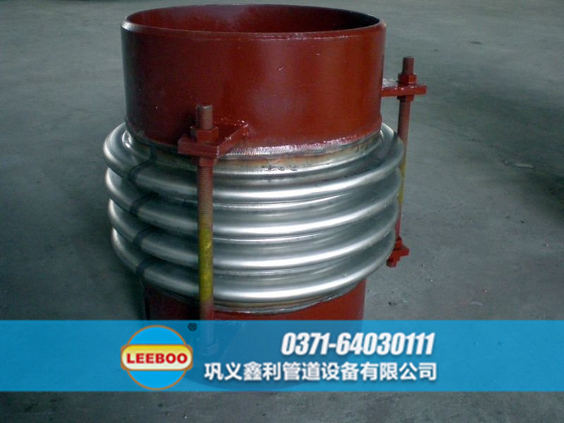 焊接<a href=http://www.xixinlingfz.com target=_blank class=infotextkey>補(bǔ)償器</a>現(xiàn)場(chǎng)圖